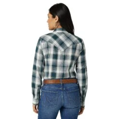 Women's Wrangler Essential Snap Front Shirt #112327184 -Cheap Cowgirl Mode Store 1e56290c7ba011fde3abb36552e4d3c4